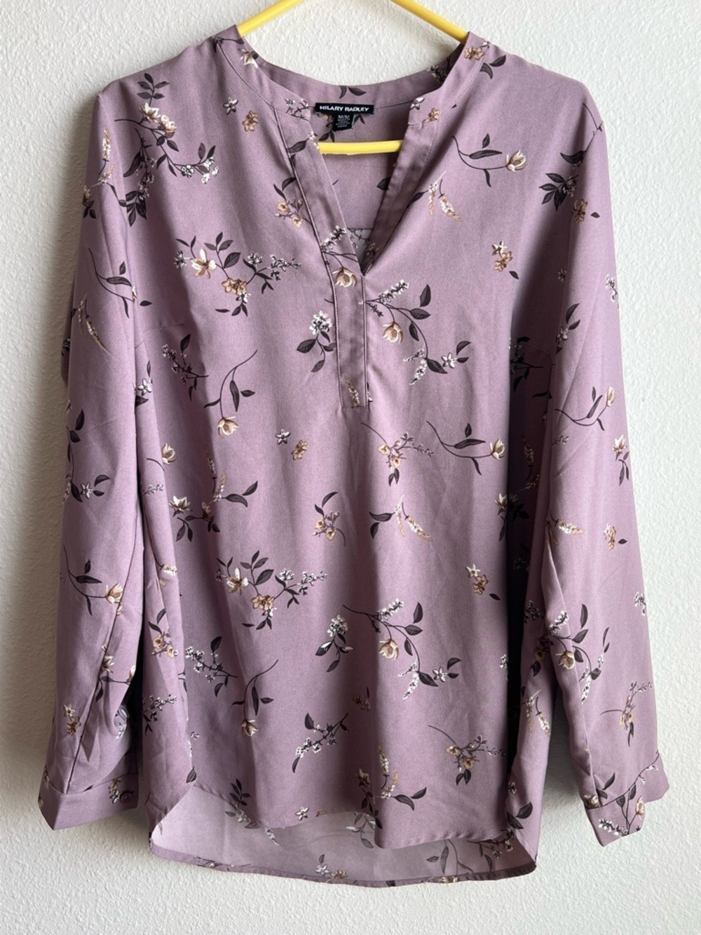 Hilary Radley Size Medium Mauve Floral Long Sleeve Split V-Neck Tunic